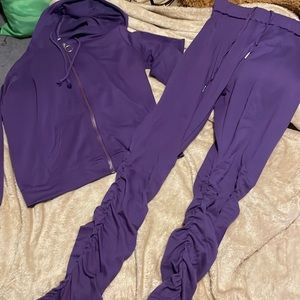 scrunched sweat suit